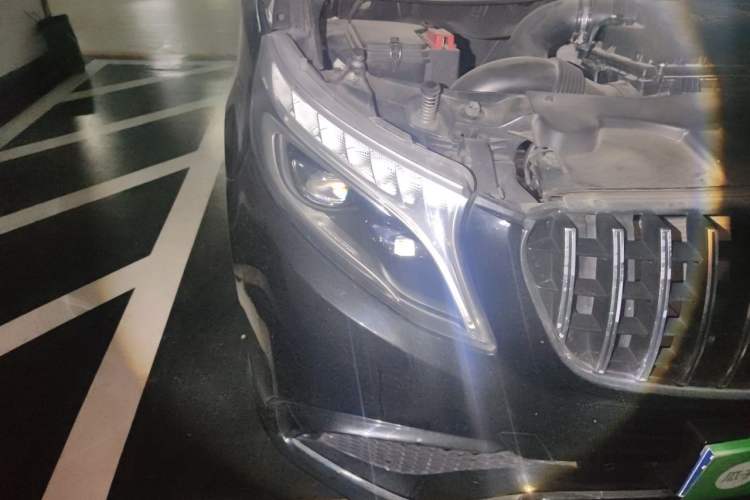 Used Mercedes-Benz V-Class 2018 V 260 L Prestige Extended Version China VI Right Front Headlight