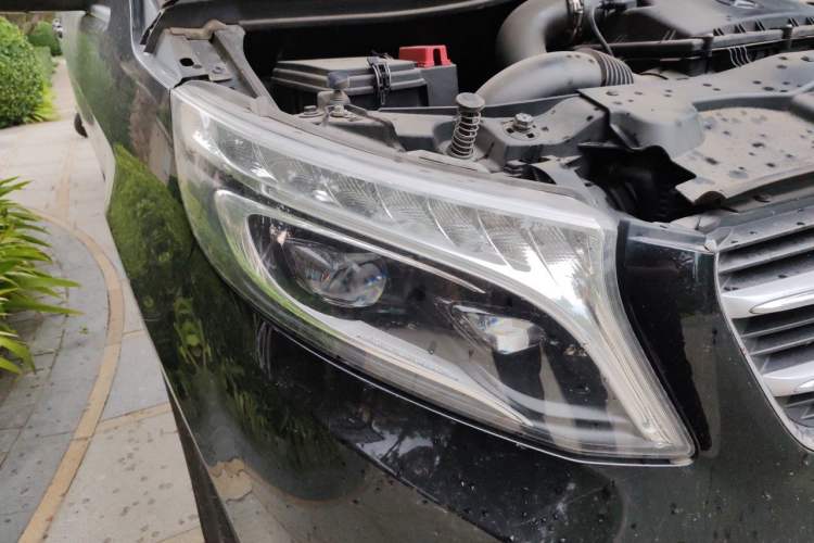 Used Mercedes-Benz V-Class 2018 V 260 L Prestige Extended Version China VI Right Front Headlight