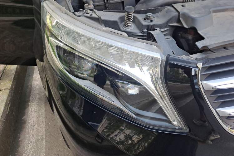 Used Mercedes-Benz V-Class 2018 V 260 Avantgarde Edition China V Right Front Headlight