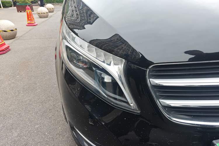 Used Mercedes-Benz V-Class 2018 V 260 L Prestige Extended Version China VI Right Front Headlight