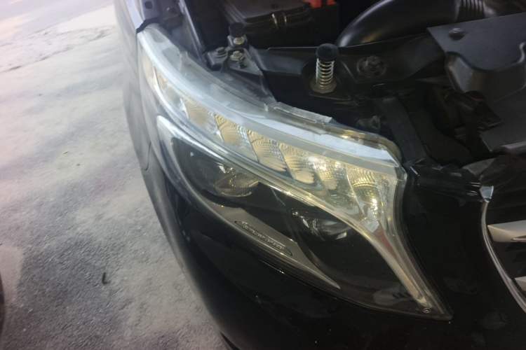 Used Mercedes-Benz V-Class 2018 V 260 Prestige Edition China V Right Front Headlight