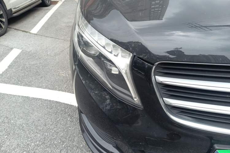 Used Mercedes-Benz V-Class 2018 V 260 L Prestige Extended Version China VI Right Front Headlight