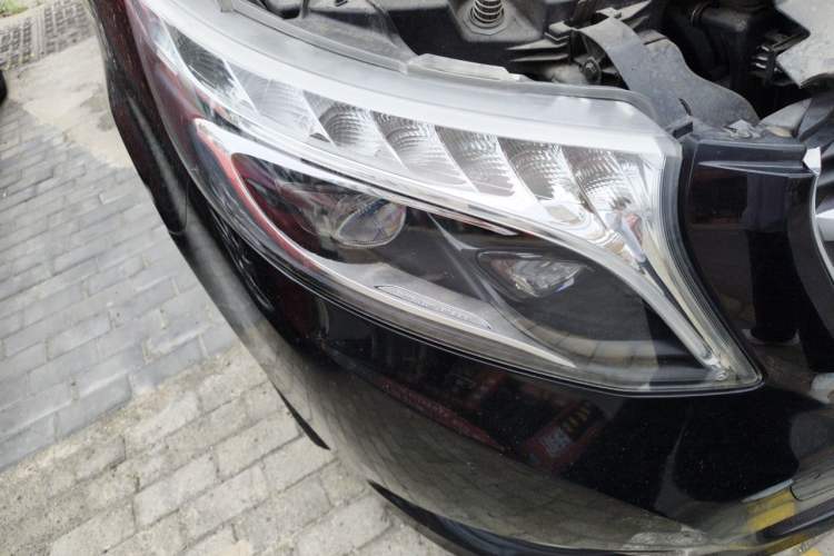 Used Mercedes-Benz V-Class 2018 V 260 Prestige Edition China VI Right Front Headlight