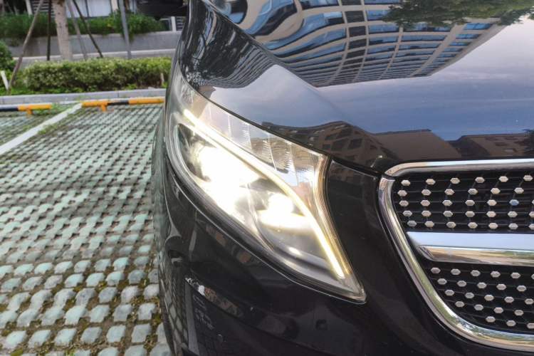 Used Mercedes-Benz V-Class 2018 V 260 Prestige Edition China V Right Front Headlight