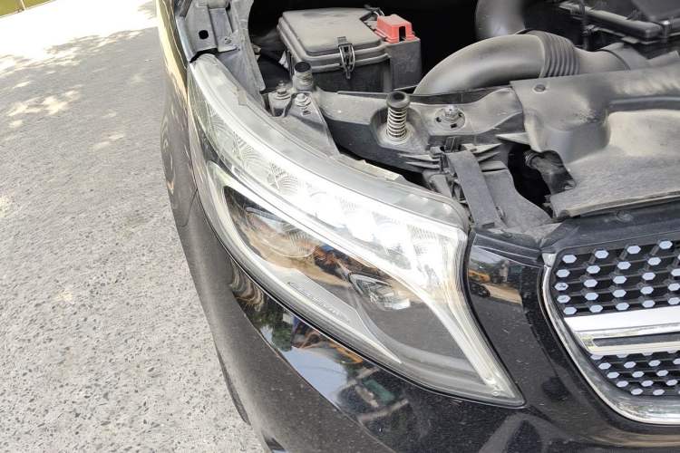Used Mercedes-Benz V-Class 2018 V 260 Avantgarde Edition China VI Right Front Headlight