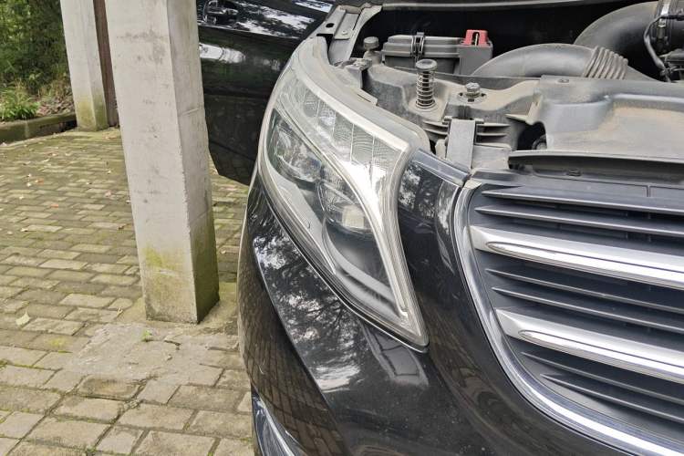 Used Mercedes-Benz V-Class 2018 V 260 L Prestige Extended Version China VI Right Front Headlight
