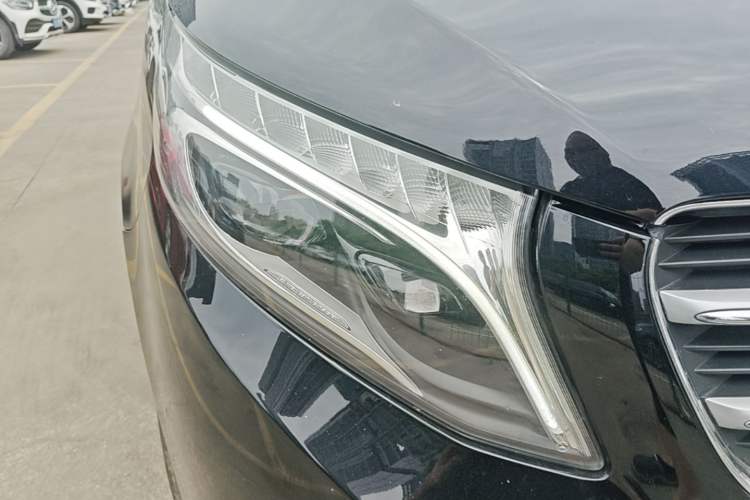 Used Mercedes-Benz V-Class 2018 V 260 Avantgarde Edition China VI Right Front Headlight