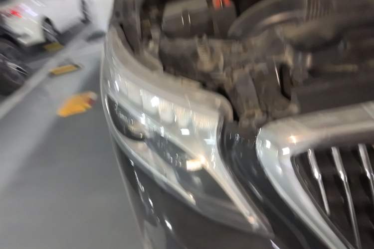 Used Mercedes-Benz V-Class 2018 V 260 Avantgarde Edition China V Right Front Headlight