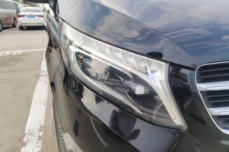 Used Mercedes-Benz V-Class 2018 V 260 L Prestige Extended Version China VI Right Front Headlight