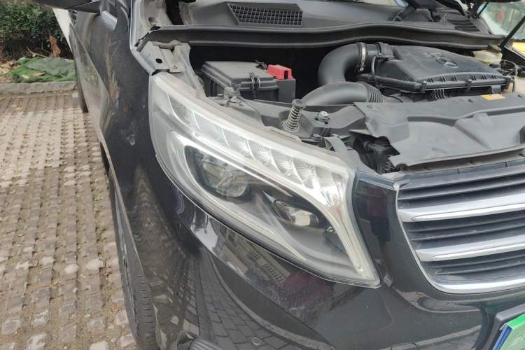 Used Mercedes-Benz V-Class  Right Front Headlight