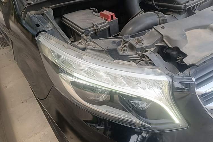 Used Mercedes-Benz V-Class 2018 V 260 L Prestige Extended Version China V Right Front Headlight