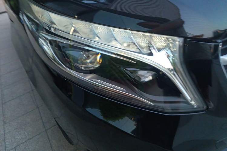 Used Mercedes-Benz V-Class 2018 V 260 L Prestige Extended Version China VI Right Front Headlight