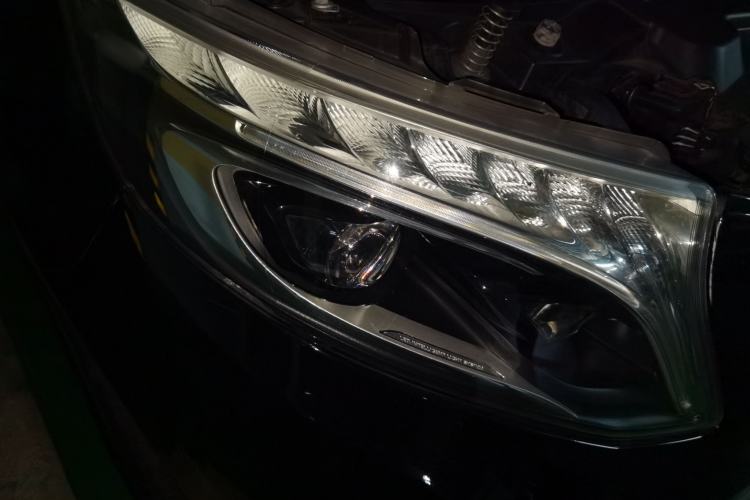 Used Mercedes-Benz V-Class 2018 V 260 L Prestige Extended Version China VI Right Front Headlight