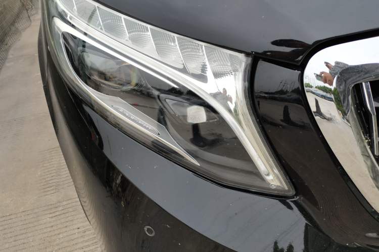 Used Mercedes-Benz V-Class 2018 V 260 Prestige Edition China VI Right Front Headlight