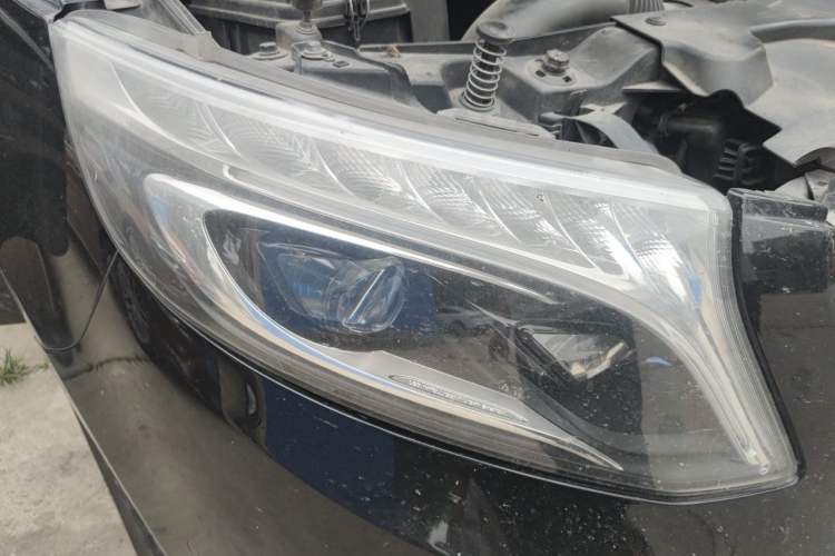 Used Mercedes-Benz V-Class 2018 V 260 Prestige Edition China VI Right Front Headlight