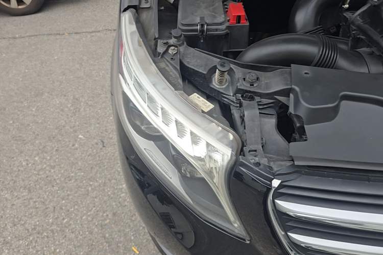 Used Mercedes-Benz V-Class 2018 V 260 L Prestige Extended Version China V Right Front Headlight