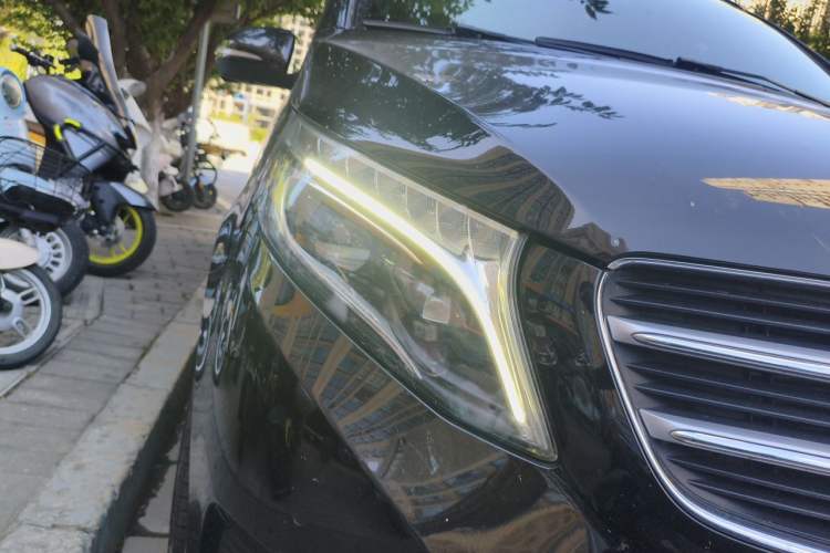Used Mercedes-Benz V-Class 2018 V 260 Avantgarde Edition China V Right Front Headlight