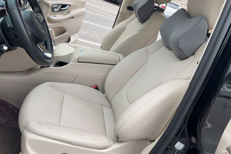 Used Mercedes-Benz V-Class 2018 V 260 Prestige Edition China VI Right Front Seat