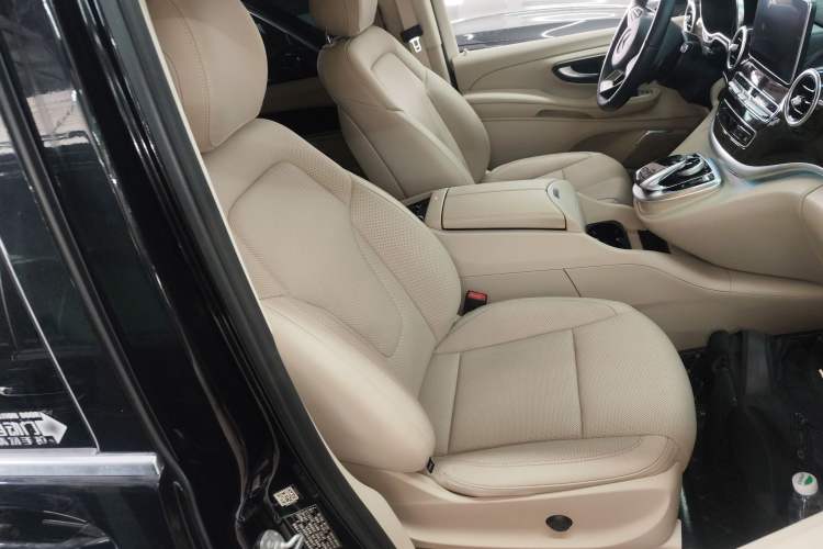 Used Mercedes-Benz V-Class 2018 V 260 Prestige Edition China VI Right Front Seat