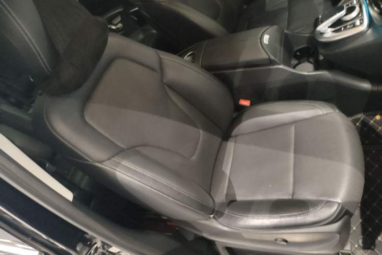 Used Mercedes-Benz V-Class 2018 V 260 L Prestige Extended Version China VI Right Front Seat