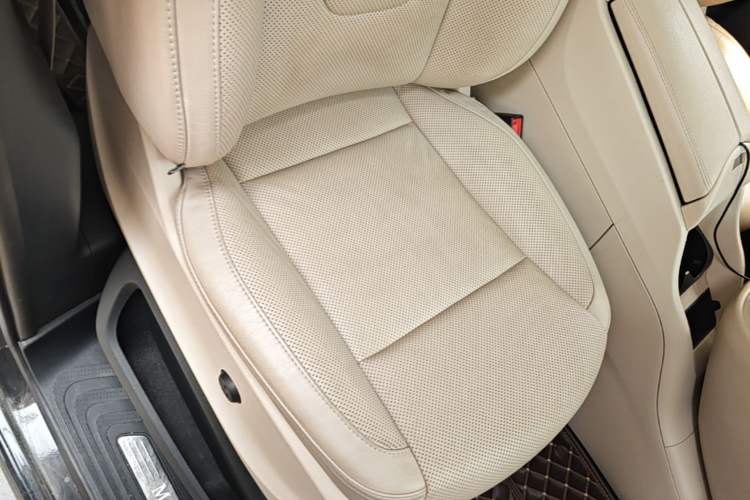Used Mercedes-Benz V-Class 2018 V 260 Prestige Edition China V Right Front Seat