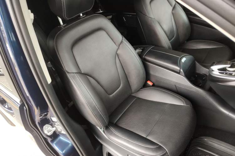 Used Mercedes-Benz V-Class 2018 V 260 Prestige Edition China V Right Front Seat
