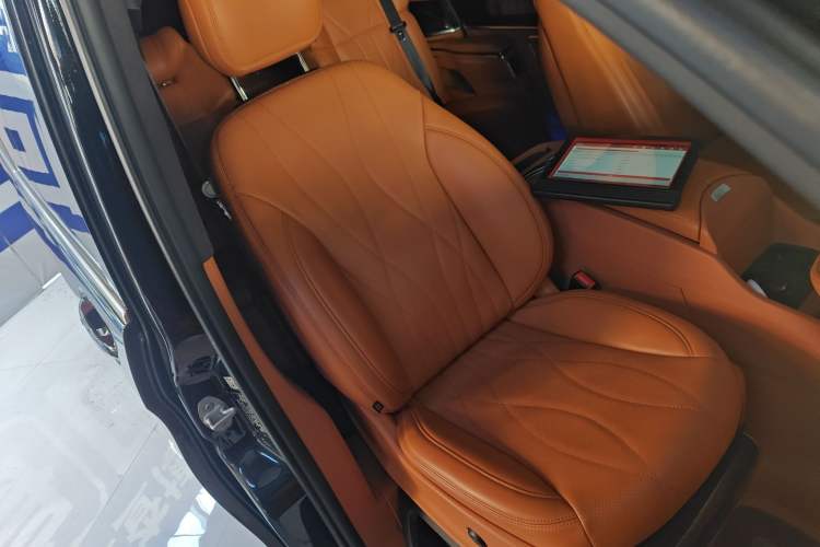 Used Mercedes-Benz V-Class 2018 V 260 L Prestige Extended Version China VI Right Front Seat