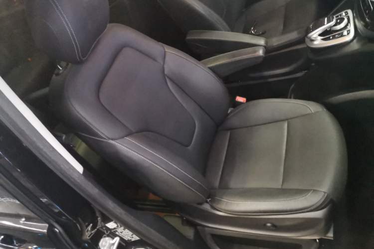 Used Mercedes-Benz V-Class 2018 V 260 Avantgarde Edition China V Right Front Seat