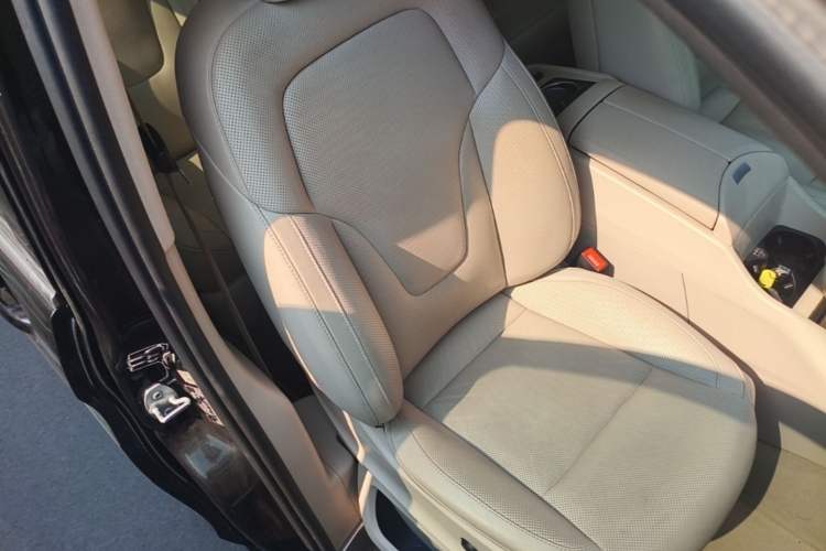Used Mercedes-Benz V-Class 2018 V 260 L Prestige Extended Version China VI Right Front Seat