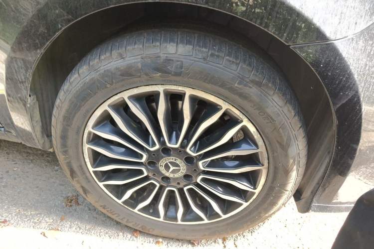 Used Mercedes-Benz V-Class 2018 V 260 L Prestige Extended Version China VI Right Front Wheel Hub