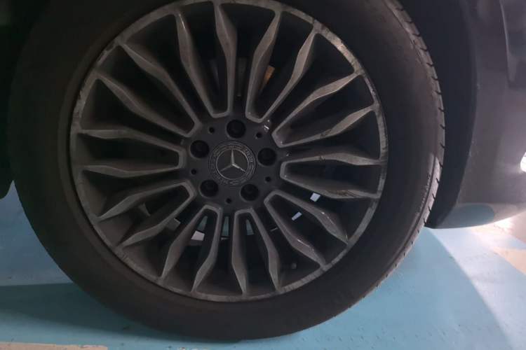 Used Mercedes-Benz V-Class 2018 V 260 Prestige Edition China VI Right Front Wheel Hub