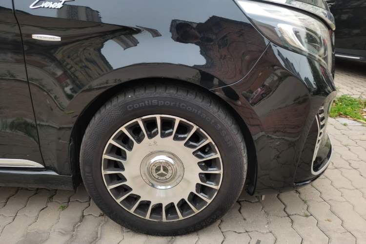 Used Mercedes-Benz V-Class 2018 V 260 L Prestige Extended Version China VI Right Front Wheel Hub