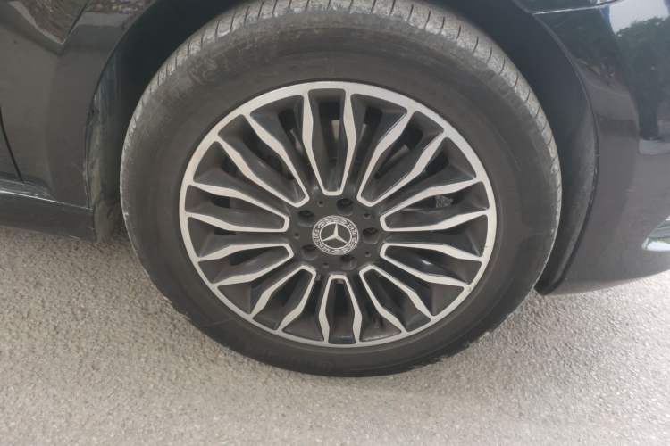 Used Mercedes-Benz V-Class 2018 V 260 L Prestige Extended Version China VI Right Front Wheel Hub