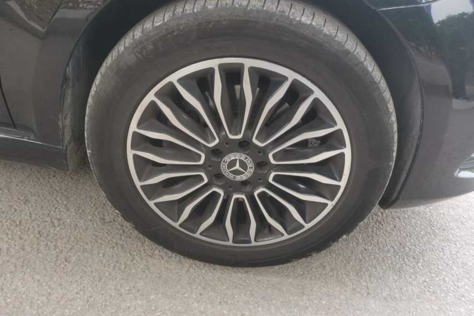 Used Mercedes-Benz V-Class 2018 V 260 L Prestige Extended Version China VI Right Front Wheel Hub