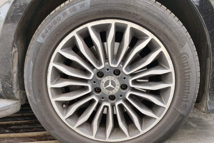 Used Mercedes-Benz V-Class  Right Front Wheel Hub
