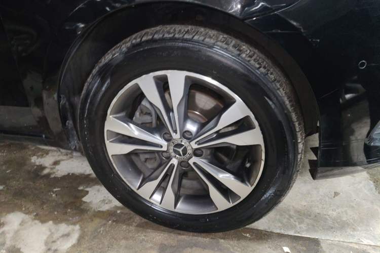 Used Mercedes-Benz V-Class 2018 V 260 Avantgarde Edition China VI Right Front Wheel Hub