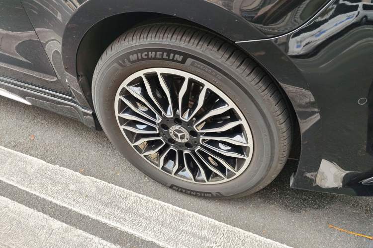 Used Mercedes-Benz V-Class 2018 V 260 L Prestige Extended Version China VI Right Front Wheel Hub