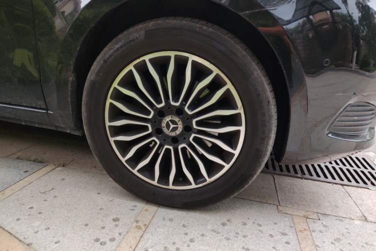 Used Mercedes-Benz V-Class 2018 V 260 L Prestige Extended Version China VI Right Front Wheel Hub