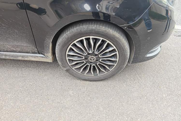 Used Mercedes-Benz V-Class 2018 V 260 L Prestige Extended Version China VI Right Front Wheel Hub