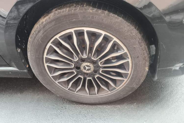Used Mercedes-Benz V-Class 2018 V 260 L Prestige Extended Version China VI Right Front Wheel Hub