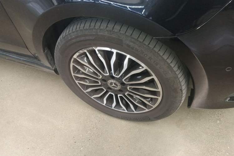 Used Mercedes-Benz V-Class 2018 V 260 L Prestige Extended Version China VI Right Front Wheel Hub