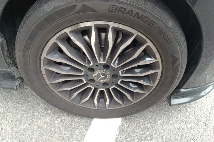 Used Mercedes-Benz V-Class 2018 V 260 L Prestige Extended Version China VI Right Front Wheel Hub