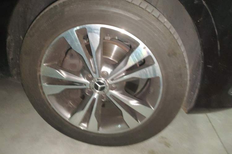 Used Mercedes-Benz V-Class 2018 V 260 Avantgarde Edition China VI Right Front Wheel Hub