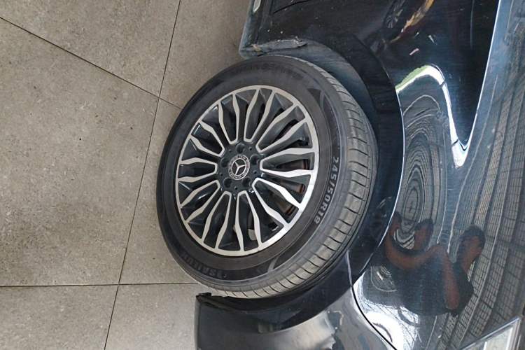 Used Mercedes-Benz V-Class 2018 V 260 L Prestige Extended Version China VI Right Front Wheel Hub