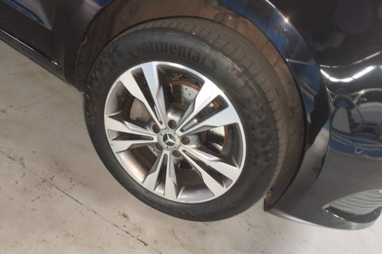 Used Mercedes-Benz V-Class 2018 V 260 Avantgarde Edition China VI Right Front Wheel Hub