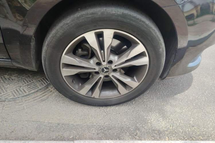Used Mercedes-Benz V-Class 2018 V 260 Avantgarde Edition China VI Right Front Wheel Hub