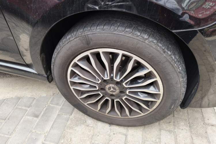 Used Mercedes-Benz V-Class 2018 V 260 Prestige Edition China VI Right Front Wheel Hub