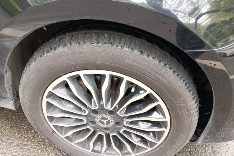 Used Mercedes-Benz V-Class 2018 V 260 L Prestige Extended Version China VI Right Front Wheel Hub
