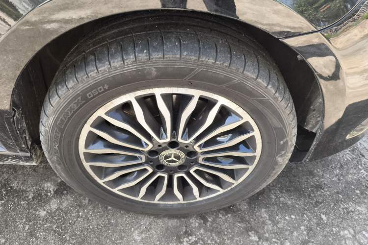 Used Mercedes-Benz V-Class 2018 V 260 Prestige Edition China VI Right Front Wheel Hub