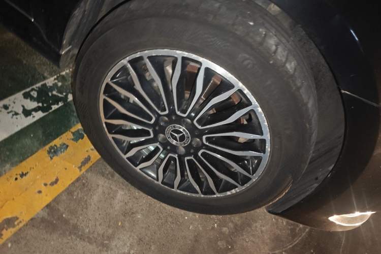 Used Mercedes-Benz V-Class 2018 V 260 Prestige Edition China V Right Front Wheel Hub